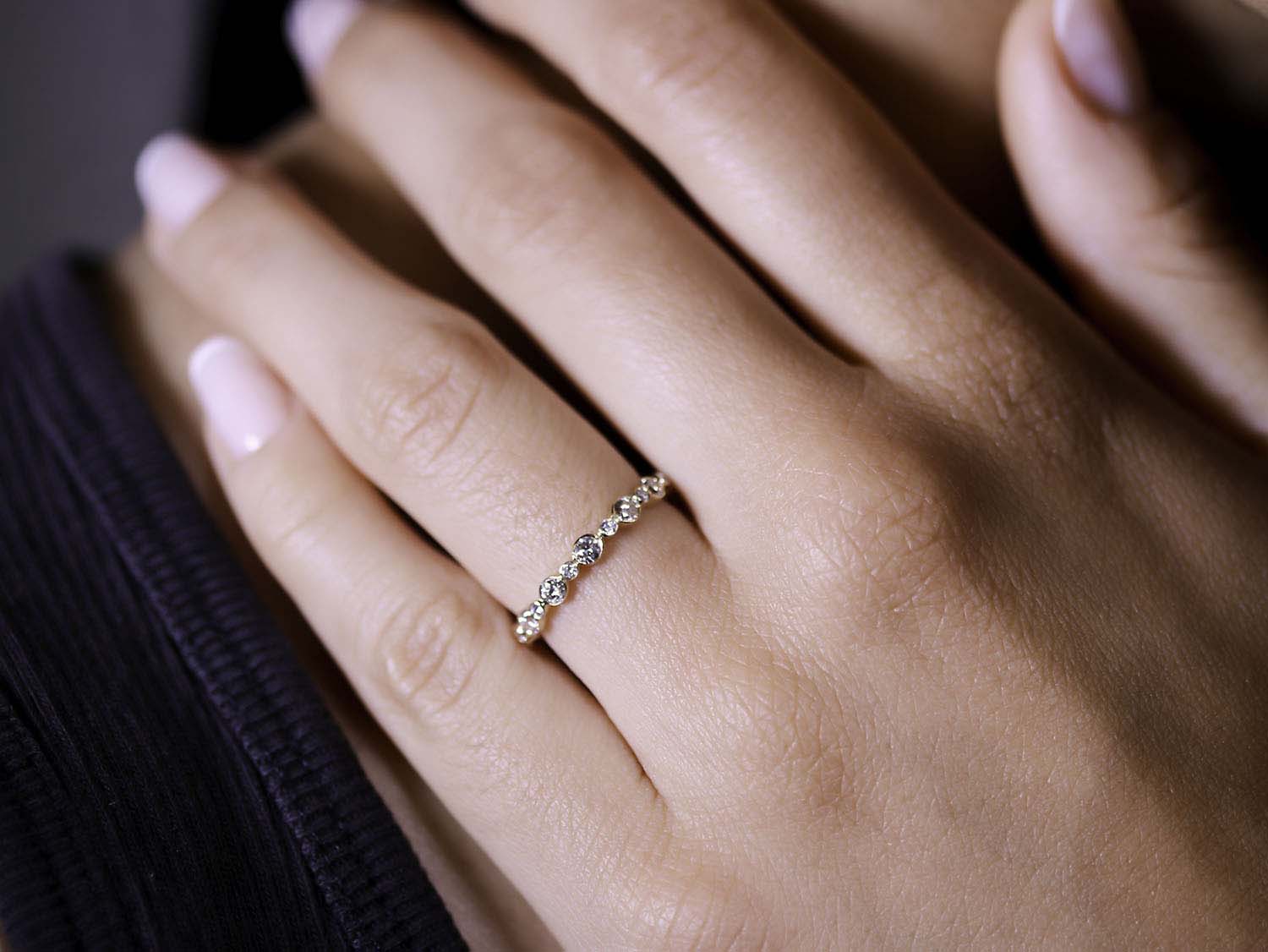 Round Diamond "Aurelia" Ring in 18K Yellow Gold