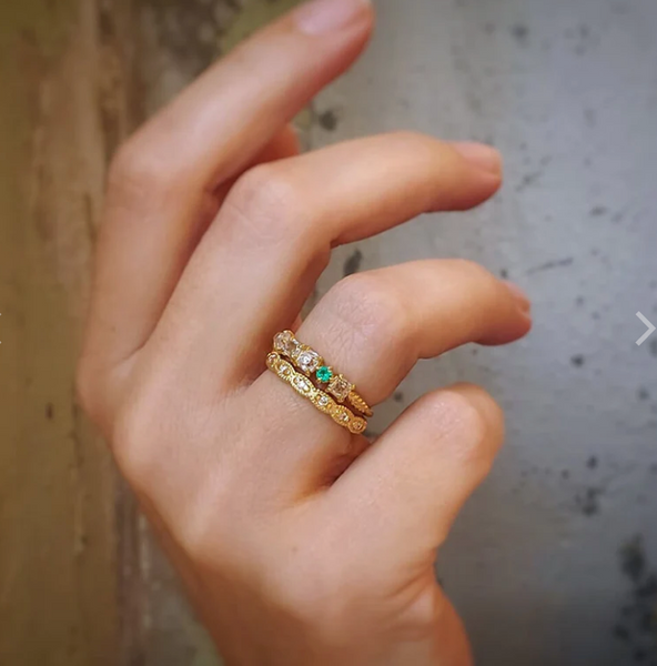 Vintage-Style Diamond Scalloped Wedding Band –