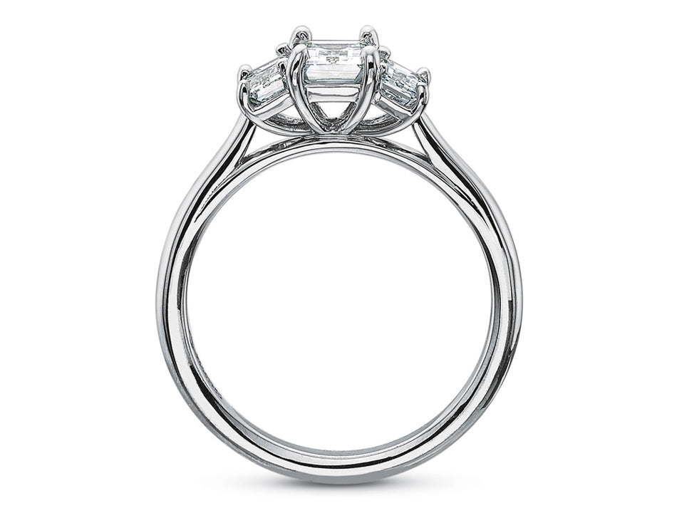 White gold and Emerald Cut Diamond Engagement Ring