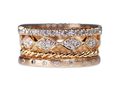 Round Diamond "Aurelia" Ring in 18K Yellow Gold