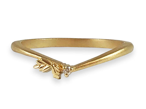 Vintage-Style Diamond Scalloped Wedding Band