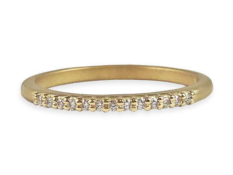Vintage-Style Diamond Scalloped Wedding Band