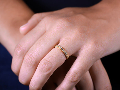 Vintage-Style Diamond Scalloped Wedding Band