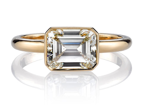 Antique  Art Deco Diamond and Emerald Ring in Platinum (circa 1920's)