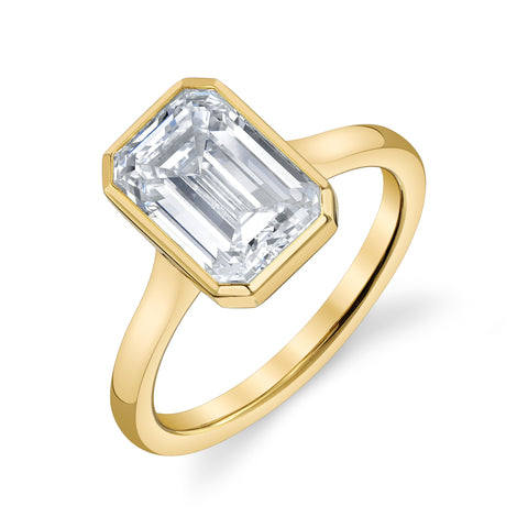 Round Brilliant Diamond Solitaire Engagement Ring