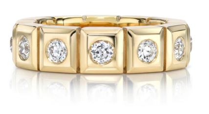 Intricate Vintage-Inspired Diamond Wedding Band in Yellow Gold