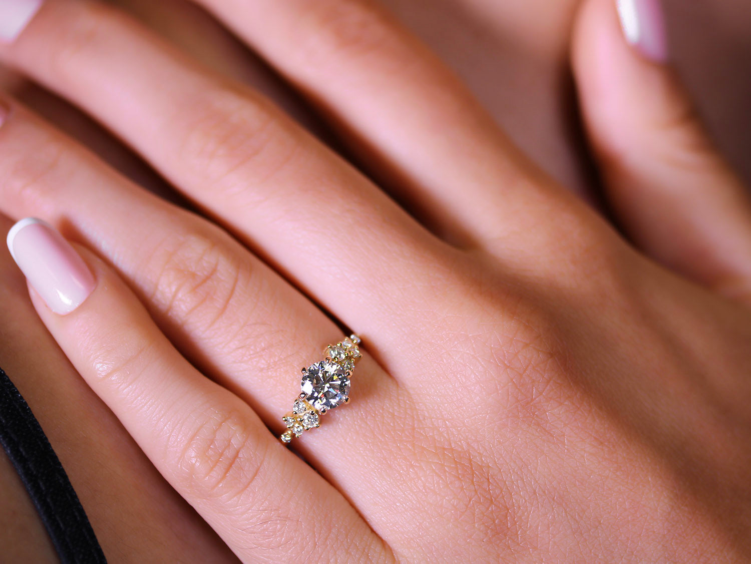 Round Brilliant Cut Diamond Engagement Rings - Laings