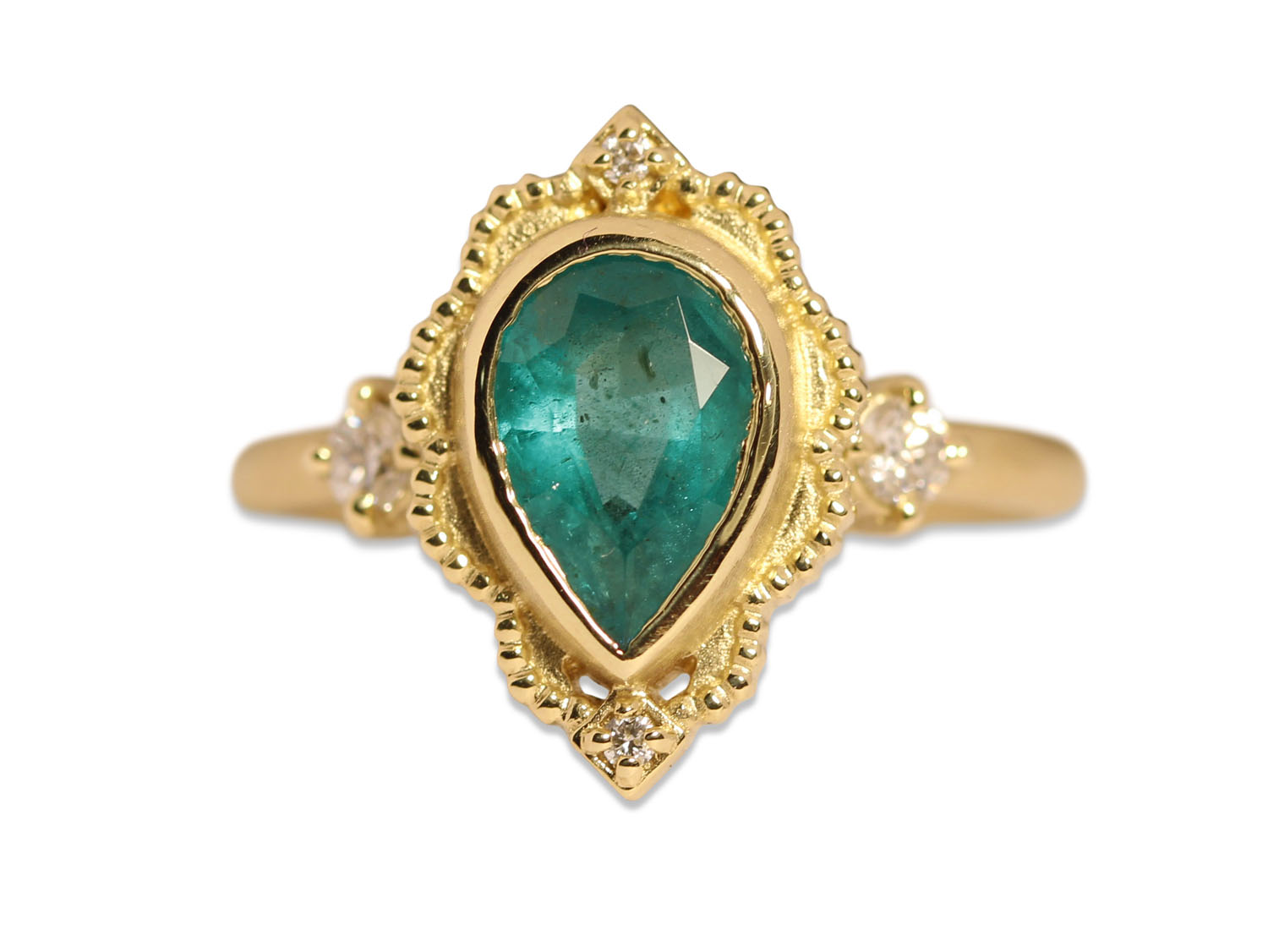 Vintage-Inspired Emerald and Diamond Venise Frame Ring